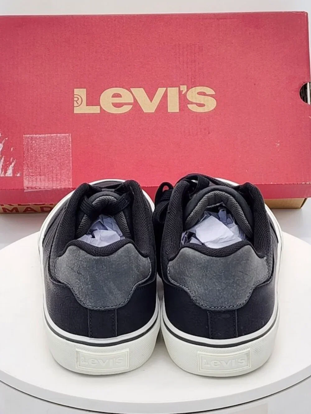 Levi’s Munro UL Black Charcoal Sneakers Men’s Size 8 New